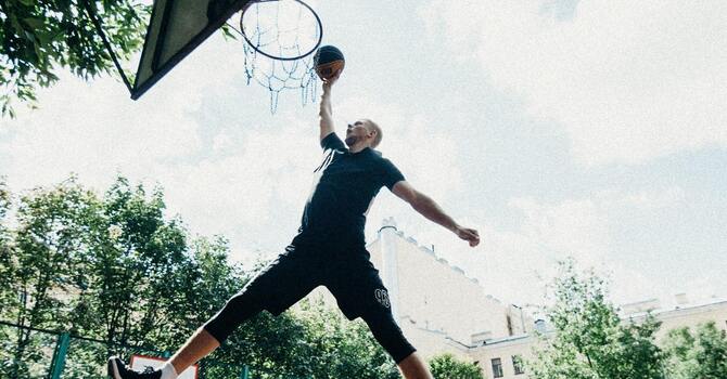 Does Tightness in The Thighs Cause Knee Pain? image